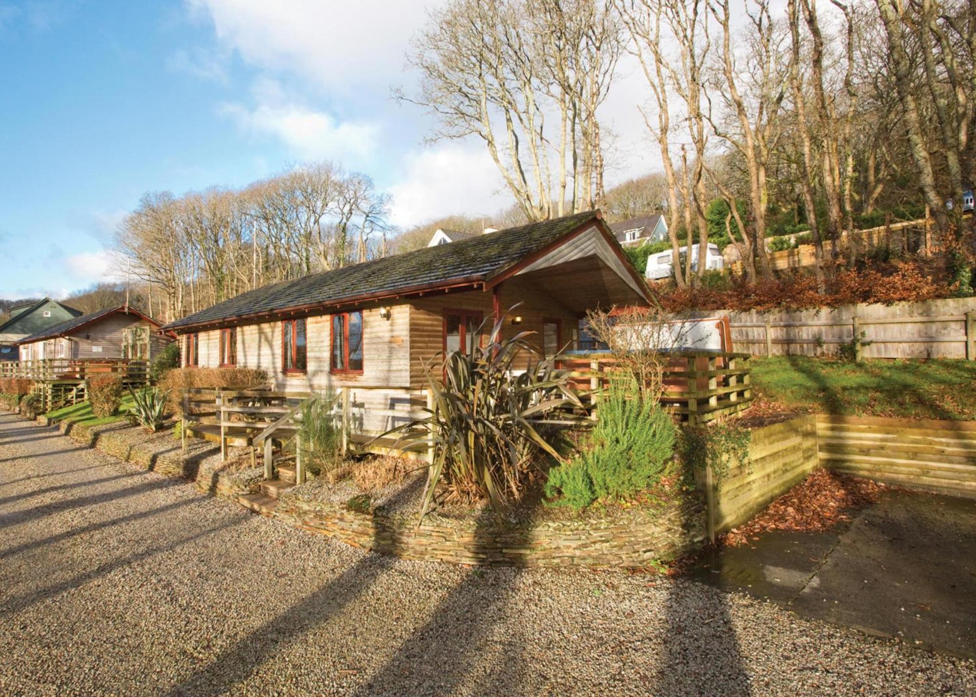 Ivyleaf Combe Lodges Stratton  エクステリア 写真